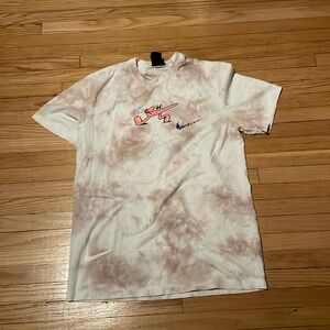 Cool graphic nike shirt men’s medium